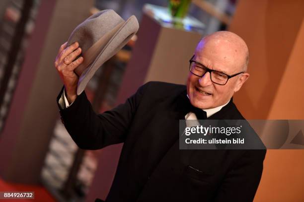 Regisseur Volker Schlöndorff während der Premiere des Eröffnungsfilms -Hail, Caesar- anlässlich der 66. Internationalen Filmfestspiele Berlin