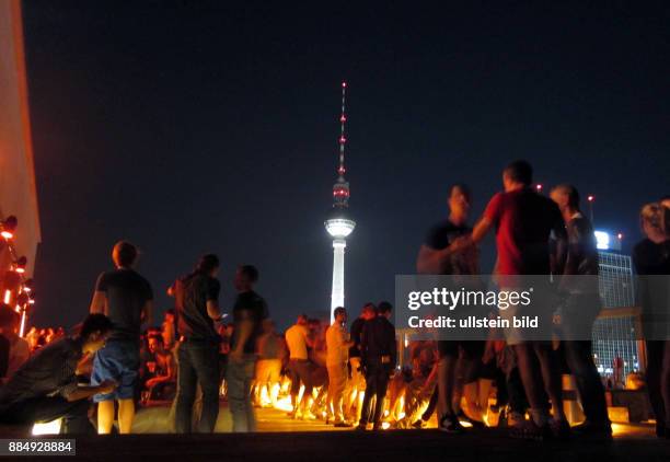 Deutschland Berlin Mitte - Dachterrasse des Club Weekend -