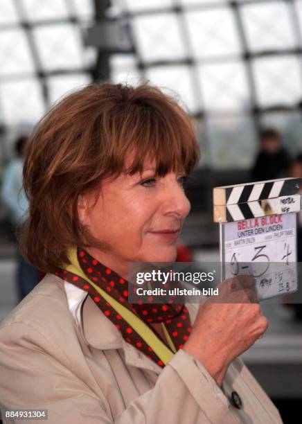 Hoger, Hannelore - Actress, Germany - during filming crime-series 'Bella Block' at Hauptbahnhof in Berlin