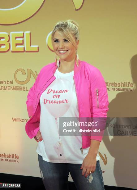 Sängerin Beatrice Egli aufgenommen bei der TV Show Willkommen bei Carmen_Nebel im Velodrom in Berlin Prenzlauer Berg