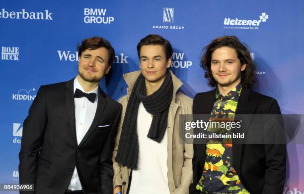 Die Schauspieler Phil Laude, Louis Held, Tilman Pörzgen vl aufgenommen bei der Premiere vom Film Bibi & Tina Mädchen gegen Jungs im Kino der...