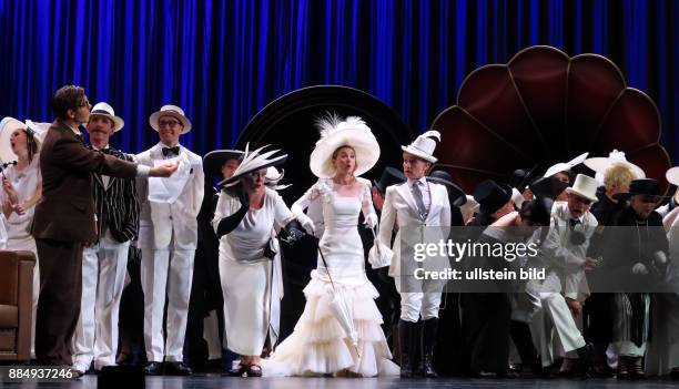 Sängerin Katharine Mehrling aufgenommen bei Proben zu dem Musical My Fair Lady in der Komischen Oper in Berlin Mitte. Regie führt Andreas Homoki