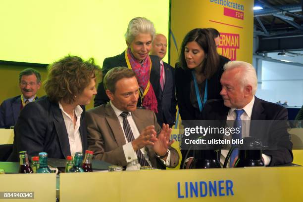 Die Politiker Nicola Beer, Christian Lindner, Marie-Agnes Strack-Zimmermann, Katja Suding, Wolfgang Kubicki vl aufgenommen auf dem Ordentlichen...