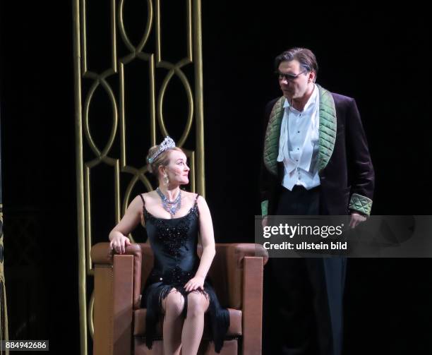 Sänger Max Hopp , Sängerin Katharine Mehrling aufgenommen bei Proben zu dem Musical My Fair Lady in der Komischen Oper in Berlin Mitte. Regie führt...