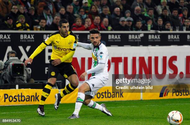 Sports, football, Bundesliga, 2015/2016, Borussia Moenchengladbach versus Borussia Dortmund 1:3, Stadium Borussia Park, scene of the match, Henrikh...