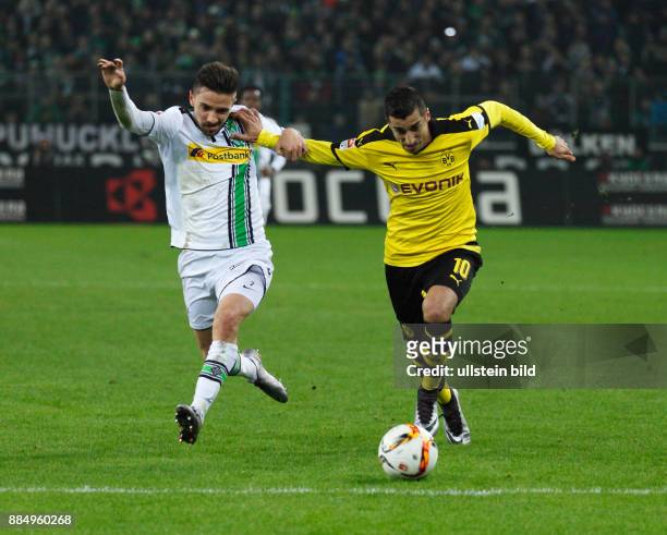 Sports, football, Bundesliga, 2015/2016, Borussia Moenchengladbach versus Borussia Dortmund 1:3, Stadium Borussia Park, scene of the match, Julian...