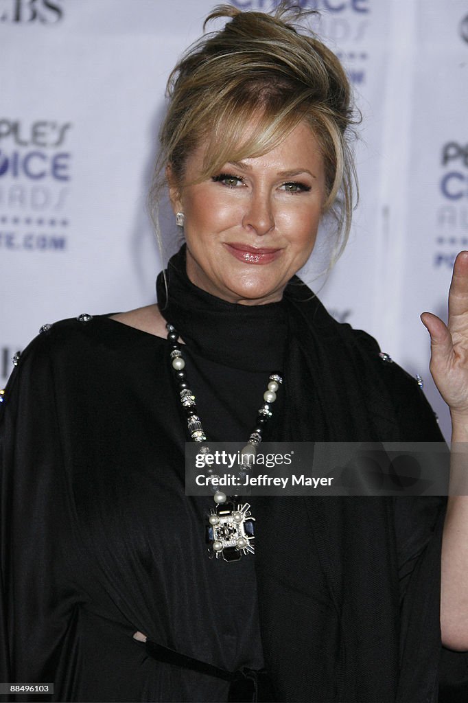 35th Annual People's Choice Awards - Arrivals