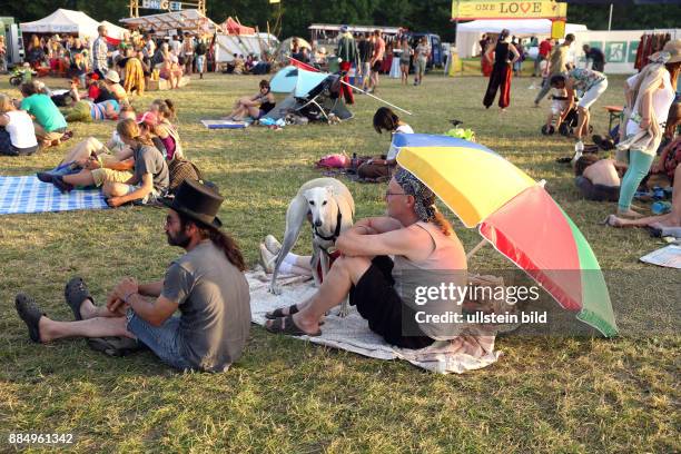 Burg Herzberg Festival 2015: In der Nähe der hessischen Gemeinde Breitenbach gelegen, findet das Festival bereits seit 1968 statt und ist eines der...