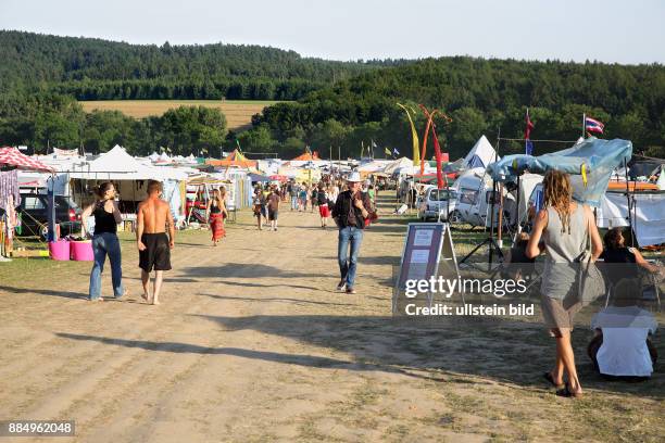 Burg Herzberg Festival 2015: In der Nähe der hessischen Gemeinde Breitenbach gelegen, findet das Festival bereits seit 1968 statt und ist eines der...