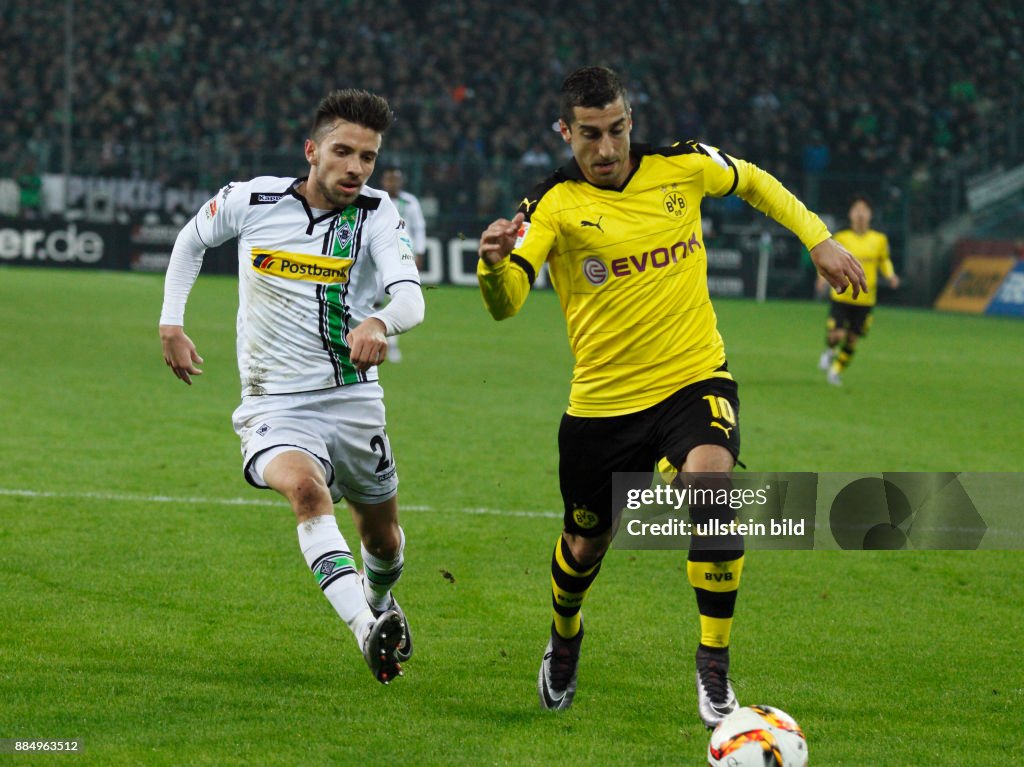 Sports, football, Bundesliga, 2015/2016, Borussia Moenchengladbach versus Borussia Dortmund 1:3, Stadium Borussia Park, scene of the match, Julian Korb (MG) left and Henrikh Mkhitaryan (BVB)