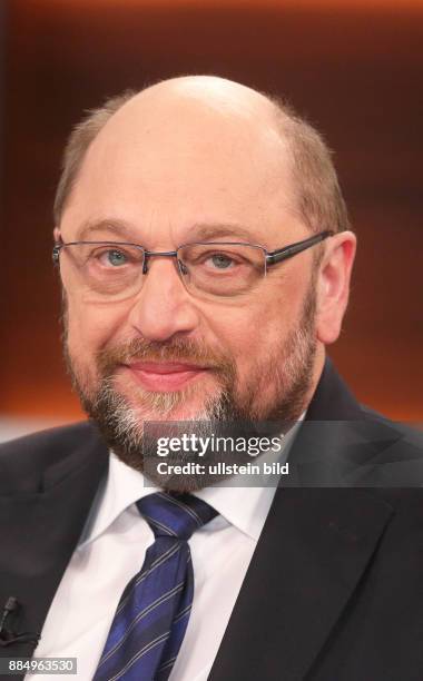 Dr. H. C. Mult. Martin Schulz in der ARD-Talkshow ANNE WILL am in Berlin Thema der Sendung: Bomben und Elend in Syrien - Lässt sich der Krieg stoppen?