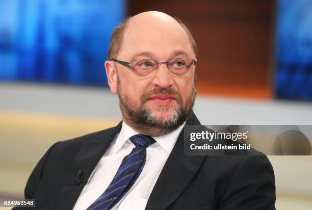 Dr. H. C. Mult. Martin Schulz in der ARD-Talkshow ANNE WILL am in Berlin Thema der Sendung: Bomben und Elend in Syrien - Lässt sich der Krieg stoppen?