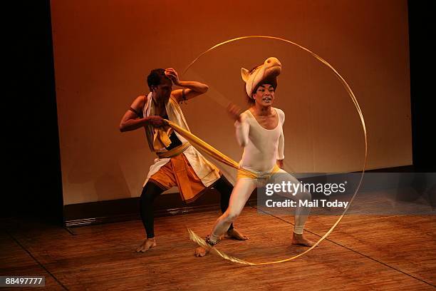 Bollywood Script Performance 120 Hindi Script Stock Photos, High-Res Pictures, and Images - Getty Images