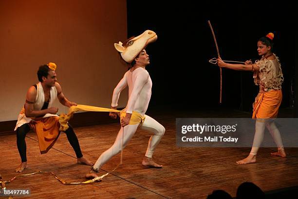 Bollywood Script Performance 120 Hindi Script Stock Photos, High-Res Pictures, and Images - Getty Images