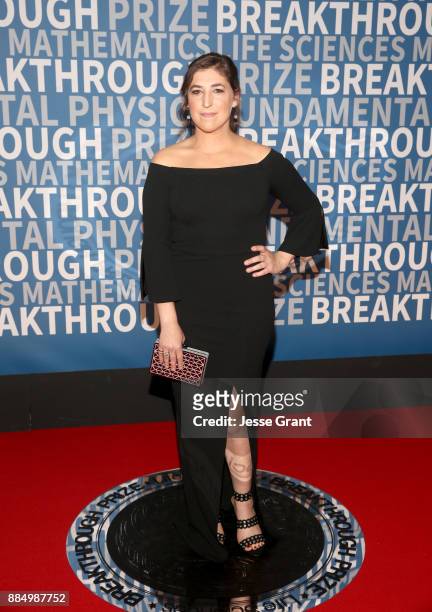 Actor Mayim Bialik attends the 2018 Breakthrough Prize at NASA Ames Research Center on December 3, 2017 in Mountain View, California.