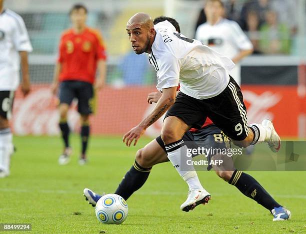 Germany's Ashkan Dejagah chases the ball during their group B Euro U21 championships football match against Spain on June 15, 2009 in Goteborg. AFP...