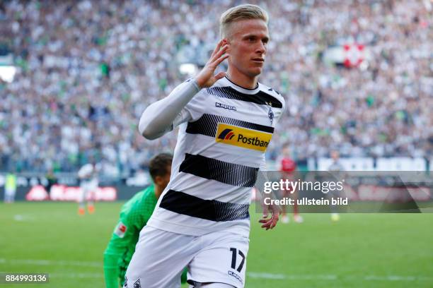 Sports, football, Bundesliga, 2016/2017, Borussia Moenchengladbach versus FC Ingolstadt 04 2:0, Stadium Borussia Park, rejoicing at the 2:0 goal,...