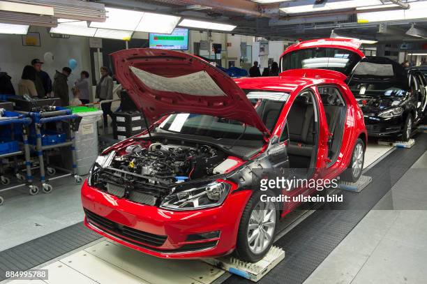 Fotos aus der Produktionsstrecke des VW Golf und des VW Passat Variant am "Tag der offenen Tuer" im Volkswagenwerk in Zwickau. Search: Deutschland...