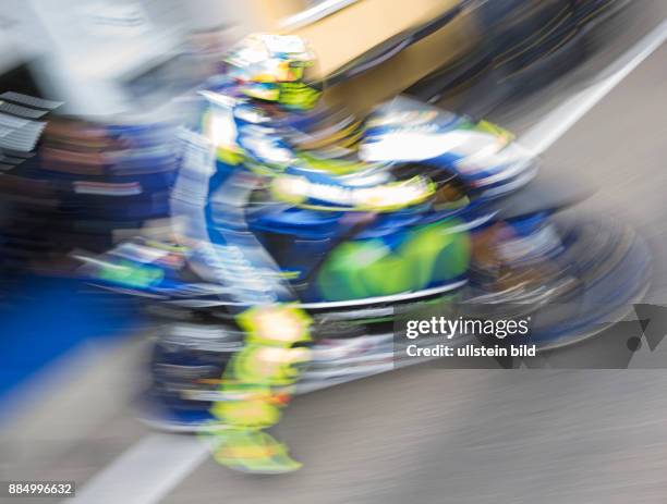 MotoGP Fahrer Valentino Rossi, Italien, Yamaha startet waehrend des Trainings beim MotoGP auf dem Sachsenring in Hohenstein-Ernstthal, Deutschland....