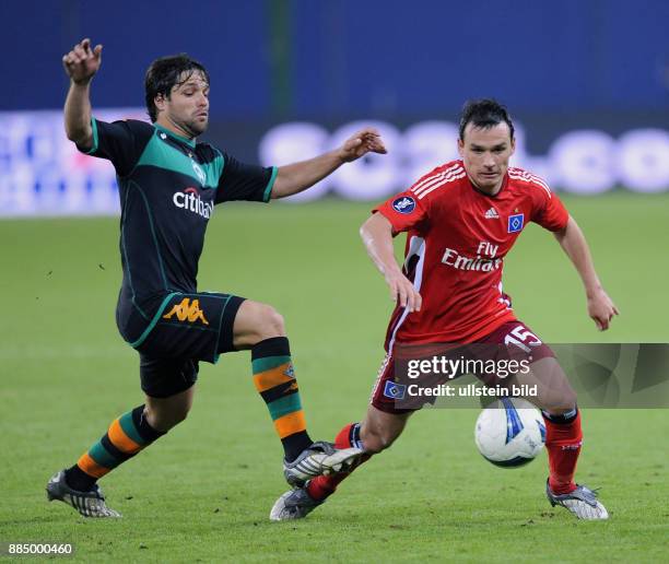 Bundesrepublik Deutschland Hamburg - UEFA-Pokal, Saison 2008/2009, Halbfinal-Rueckspiel, Hamburger SV - SV Werder Bremen 2:3 - Bremens Diego im...