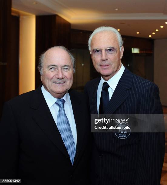 Blatter, Joseph - Praesident, FIFA, Schweiz - neben Franz Beckenbauer , Mitglieder des FIFA-Exekutivkomitees -