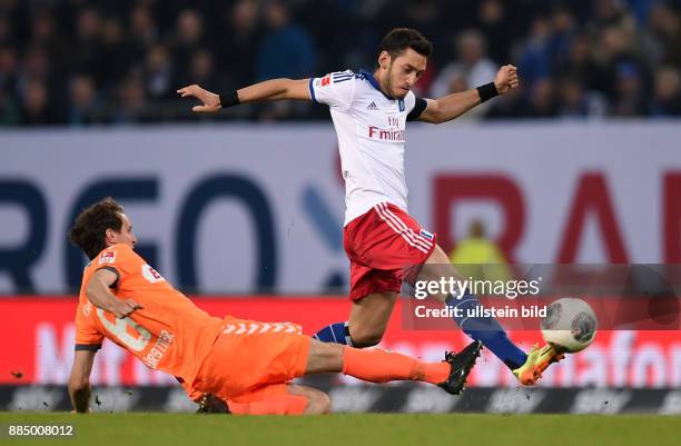 Hamburger SV - Greuther Fuerth Stephan Fuerstner gegen Hakan Calhanoglu