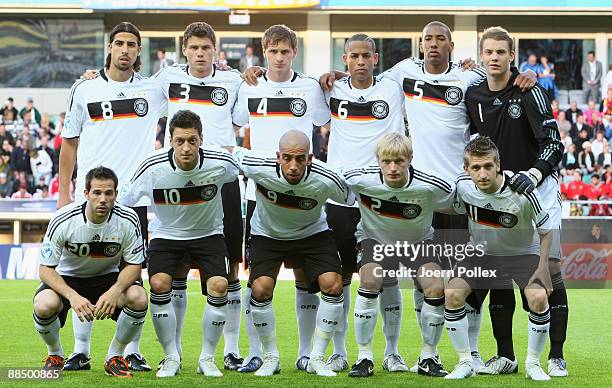 The German team is seen prior to the UEFA U21 Championship Group B match between Spain and Germany at the Gamla Ullevi Stadium on June 15, 2009 in...