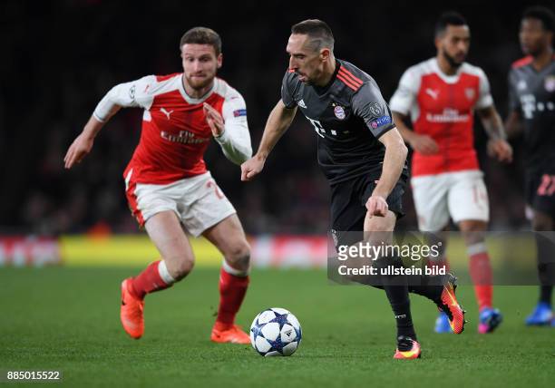 Arsenal London - FC Bayern Muenchen Franck Ribery vor Shkodran Mustafa