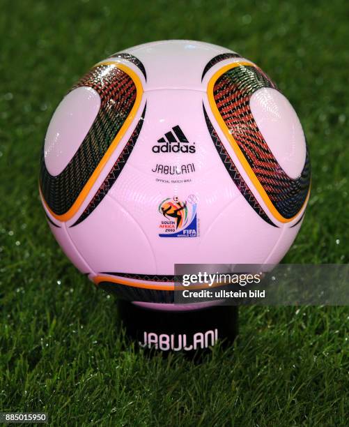 Jabulani von Adidas - offizieller Spielball fuer die FIFA Fussball-WM Suedafrika 2010 - </english> </english>