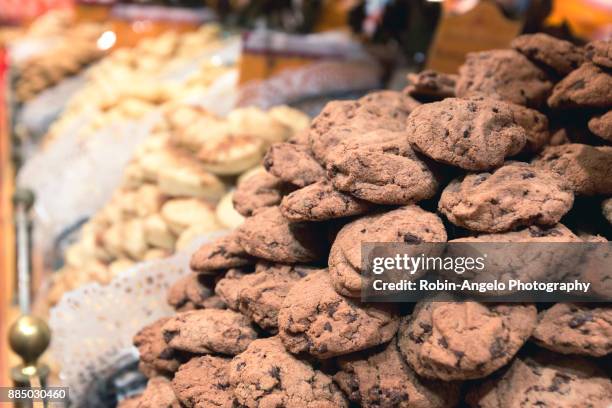 visite d'une confiserie en haute-savoie, france - robin angelo photography stock pictures, royalty-free photos & images