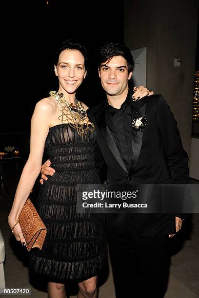 Model Hannelore Knuts and designer Justin Giunta attend the 2009 CFDA Fashion Awards at Alice Tully Hall in Lincoln Center on June 15, 2009 in New...