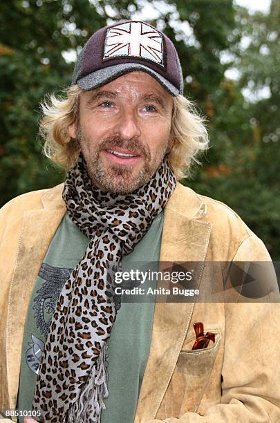 Thomas Gottschalk during a check presentation to the Berlin Zoo from the Haribo candy company October 2, 2007 in Berlin, Germany. The check...