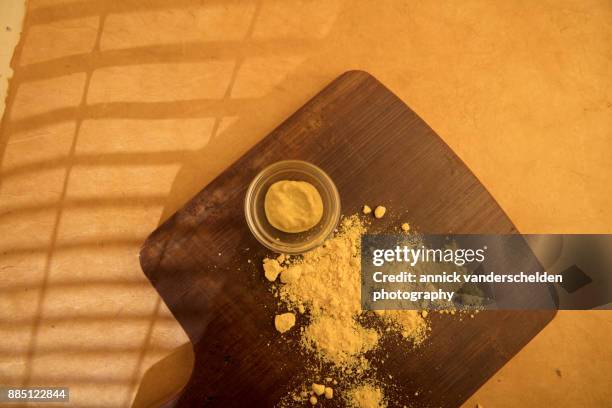 mustard powder and prepared mustard. - salt molecule foto e immagini stock