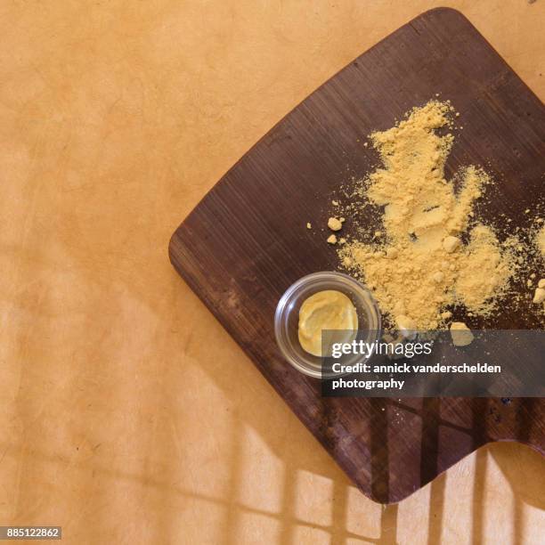 mustard powder and prepared mustard. - salt molecule foto e immagini stock