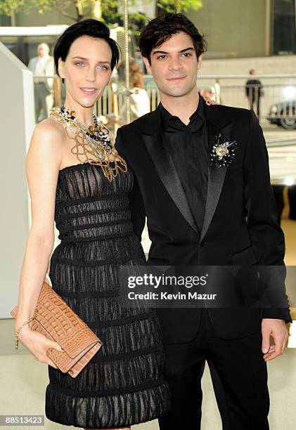 Hannelore Knuts and Justin Giunta for Subversive attends the 2009 CFDA Fashion Awards at Alice Tully Hall, Lincoln Center on June 15, 2009 in New...