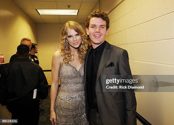 Singer/musician Taylor Swift and brother Austin Swift attend the 2009 CMT Music Awards at the Sommet Center on June 16, 2009 in Nashville, Tennessee.