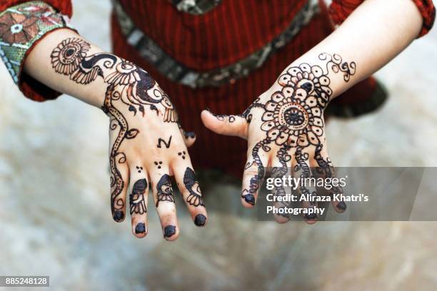 mehndi henna tatoo - ramadan 2017 india stock pictures, royalty-free photos & images