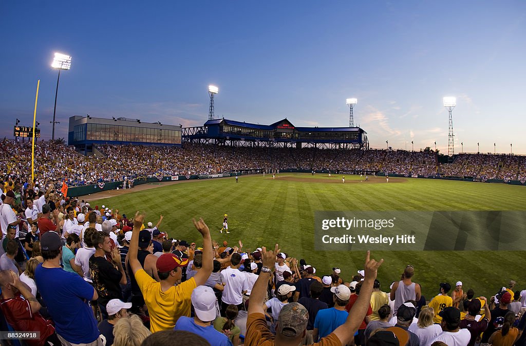 NCAA College World Series - Texas v Arizona State