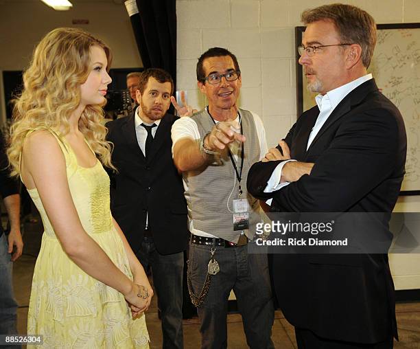 Taylor Swift and host Bill Engvall tape the opening of the 2009 CMT Music Awards backstage during rehearsals for the 2009 CMT Music Awards at the...