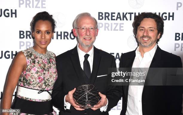 Presenter Kerry Washington, award winner Dr. Don Cleveland and presenter Sergey Brin pose for photos after award ceremony at the 2018 Breakthrough...