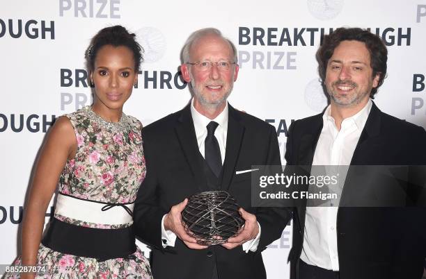 Presenter Kerry Washington, award winner Dr. Don Cleveland and presenter Sergey Brin pose for photos after award ceremony at the 2018 Breakthrough...