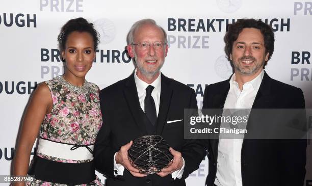 Presenter Kerry Washington, award winner Dr. Don Cleveland and presenter Sergey Brin pose for photos after award ceremony at the 2018 Breakthrough...