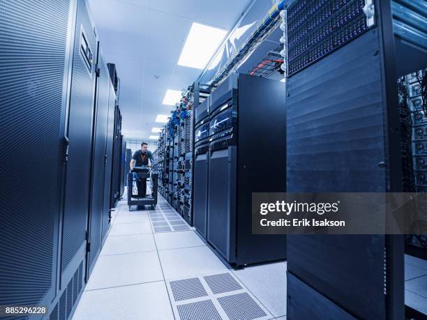 135 Computer Server Cart Stock Photos, High-Res Pictures, and Images ...