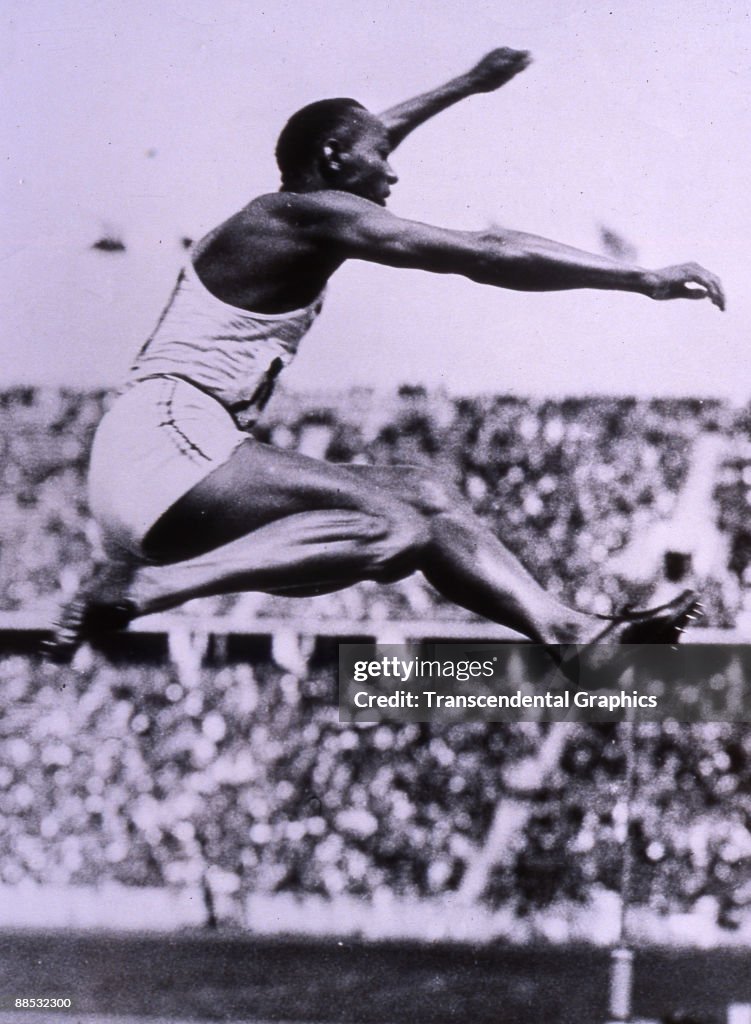 Jesse Owens In Midair