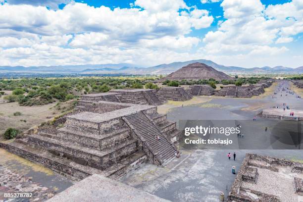 teotihuacan pyramids mexico - pyramid of the moon stock pictures, royalty-free photos & images