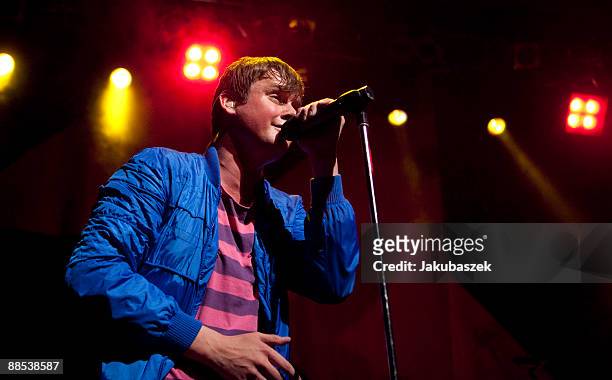 Singer Tom Chaplin of the British rock band Keane performs live during a concert at the Kesselhaus on June 17, 2009 in Berlin, Germany. The concert...