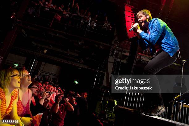 Singer Tom Chaplin of the British rock band Keane performs live during a concert at the Kesselhaus on June 17, 2009 in Berlin, Germany. The concert...