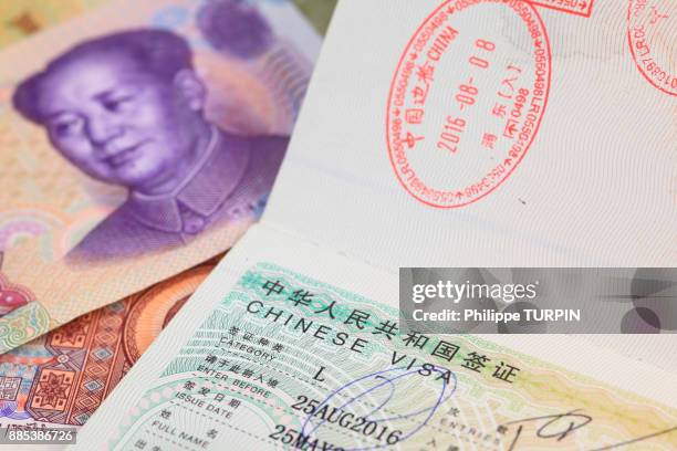chinese visa - timbro-del-passaporto foto e immagini stock