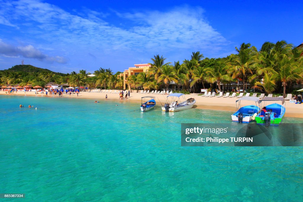 Honduras, Islas de la Bahia, Roatan Island. West Bay. Mahogany Bay