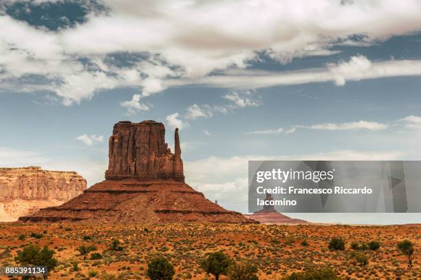 wild west, monument valley - hunts mesa bildbanksfoton och bilder